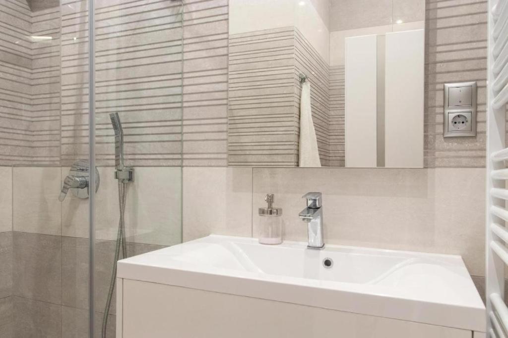 Revay 20 Suites By Corall Budapest Exterior foto